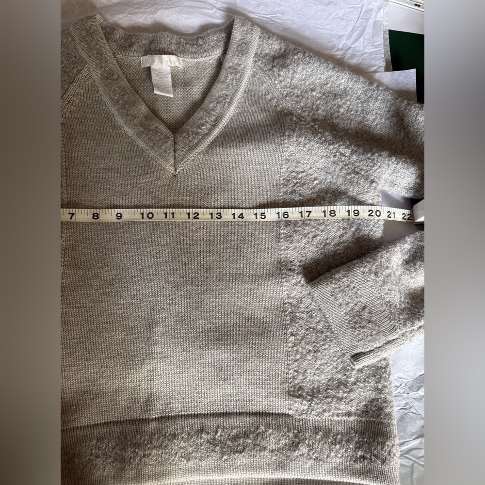 Cozy V-Neck Sweater - XS - Picture 4 of 7